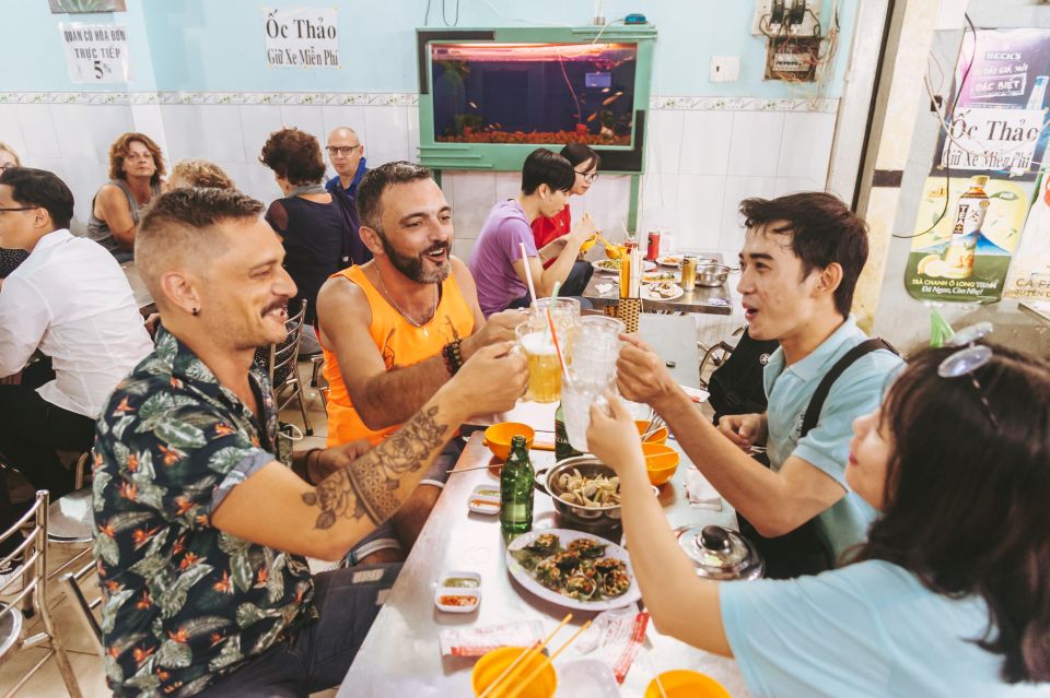Saigon: Private Backstreets Walking Food Tour - Banana/Coconut Crackers and Sugarcane Juice Stops
