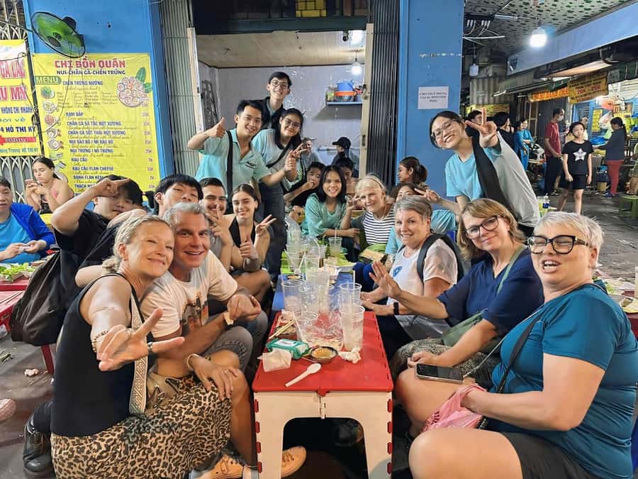 Saigon: Private Backstreets Walking Food Tour - Saigon Bánh Mì and the Dessert Finish You’ll Actually Want