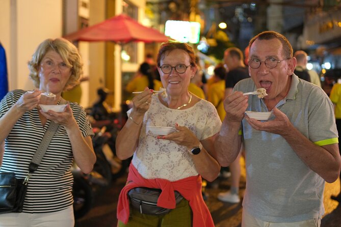 Saigon Sight & Food Tour By Night (Private Tour) - Nine tastings plus dinner: what that means for your stomach and your choices