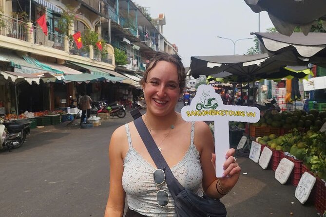 Saigon Sight & Food Tour By Night (Private Tour) - The food-safety advantage: why your guide choices matter at street level