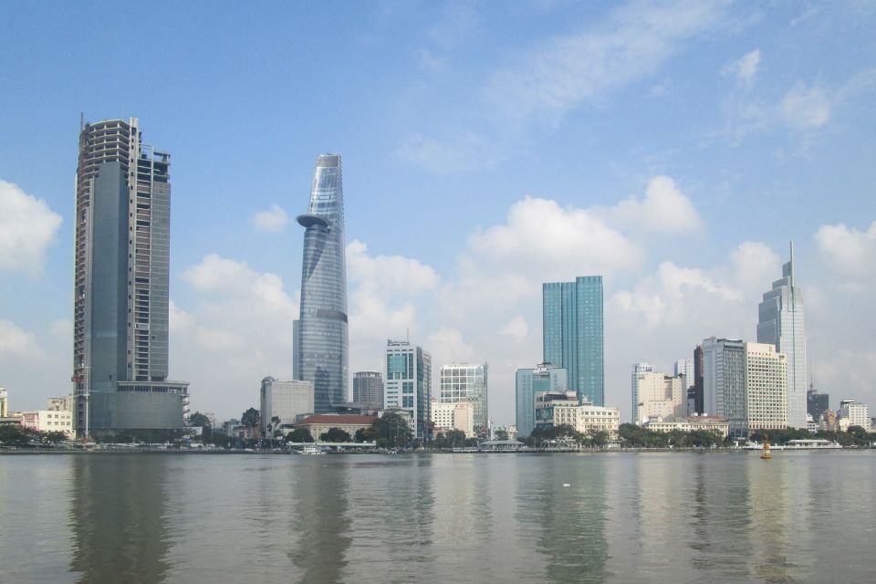 Saigon Slum Tour with Motorbike - The Floating Market Area: How It Fits the Contrast Story