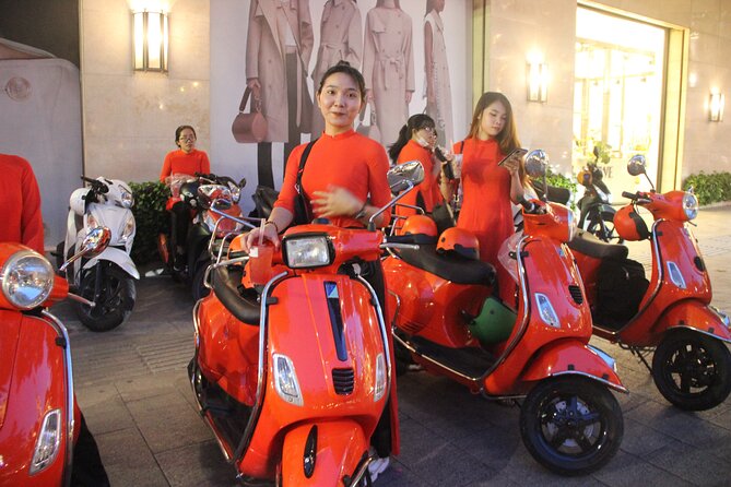 Saigon Vespa By Night Street Food With Female Riders Ao Dai - Stop 1: Seafood and Traditional Saigon Bites to Start the Night