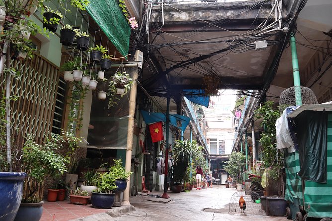 Saigoncholon - Binh Tay Market: Chinatown Snacking and the Speed of Trading