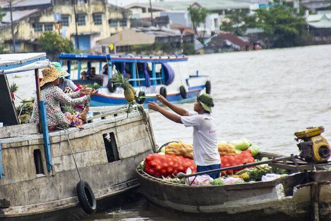 Small-group 2-Day Mekong Delta: Floating market, Cooking Class... - Day 1: My Tho, Vinh Tràng Temple, and the road to Cần Thơ