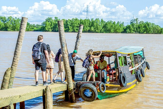 Small-group 2-Day Mekong Delta: Floating market, Cooking Class... - The homestay overnight: what’s included and what it means for your day