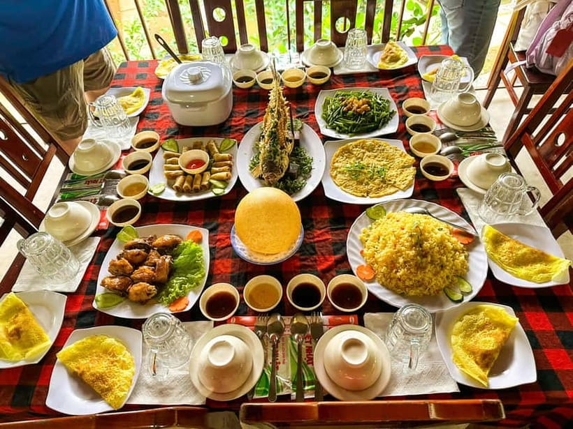 Small Group Full-Day Cu Chi Tunnels and Mekong Trip - Lunch at a local Vietnamese spot before the Mekong shift