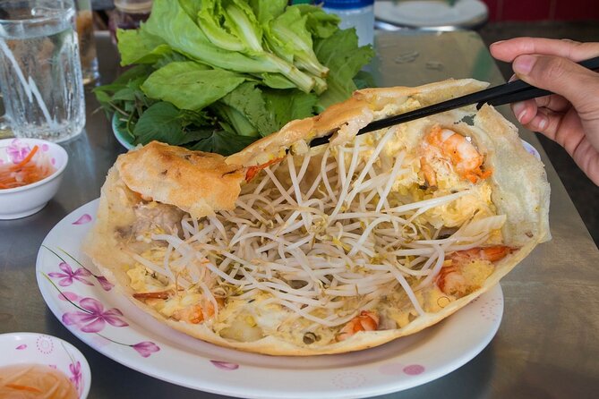 Super Niche Walking Street Food Tour in Ho Chi Minh City - Chợ Lớn in District 5: Pho Tau Sai Gon and an Honest Bánh Mì Moment