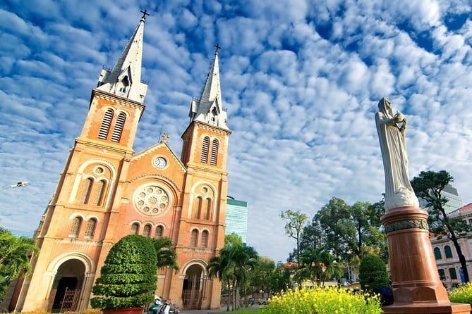 The Best of Saigon: Private City Tour (Flexible Day & Half-Day) - Saigon Central Post Office: architecture break with a short hang time